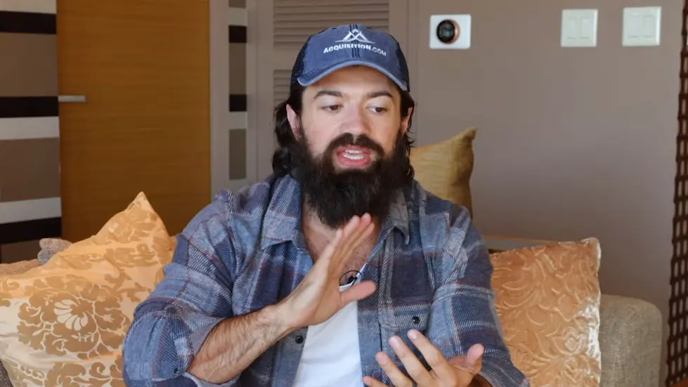 Alex Hormozi: Get Rich in the New Economy [2022] 008