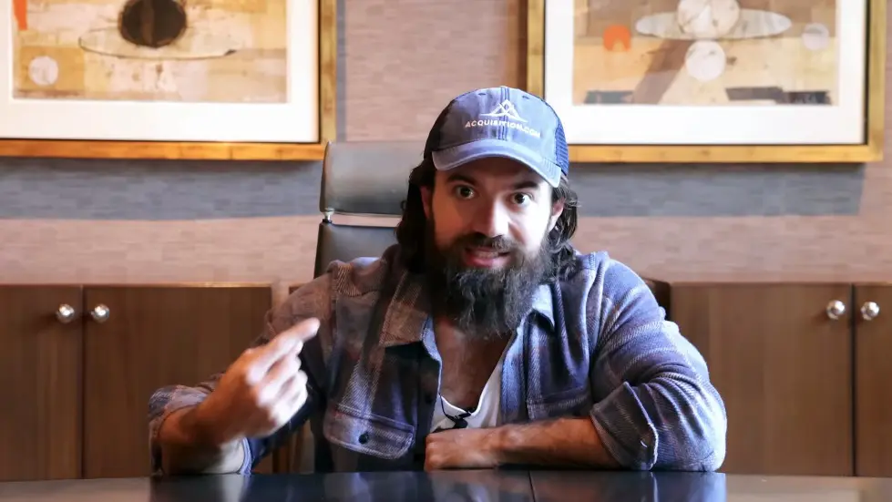 Alex Hormozi: Get RICH in 2023: Live like you’re BROKE 014