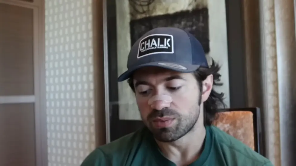 Alex Hormozi: How I became #1 in a "saturated" industry in my 20s... 001