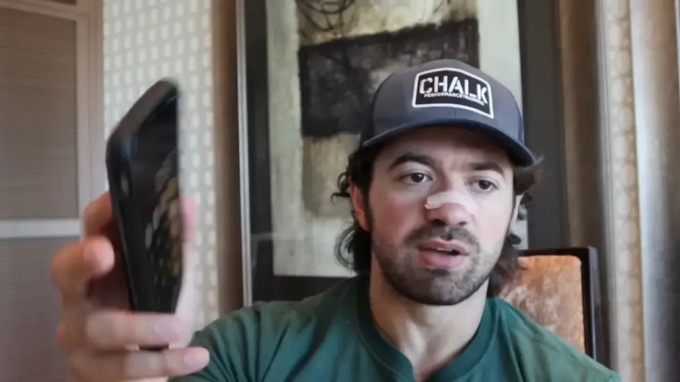 Alex Hormozi: How I became #1 in a "saturated" industry in my 20s... 002