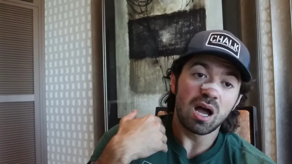 Alex Hormozi: How I became #1 in a "saturated" industry in my 20s... 008