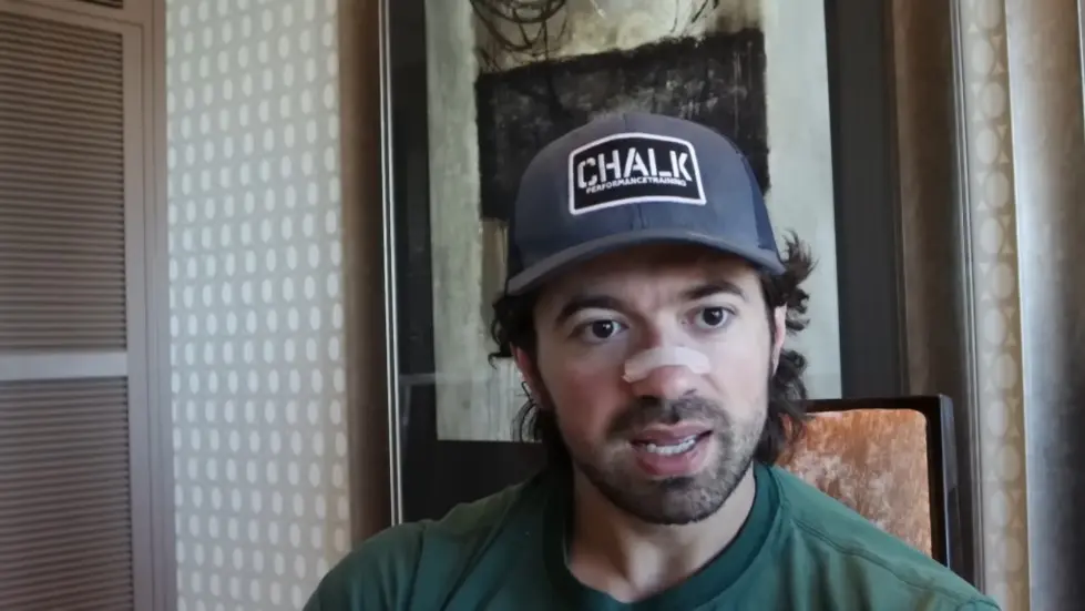 Alex Hormozi: How I became #1 in a "saturated" industry in my 20s... 010