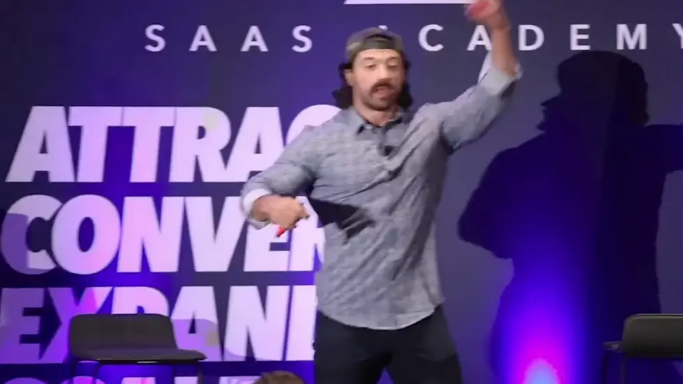 Alex Hormozi: How I Built A 20+ Sales Team [The Process] 003