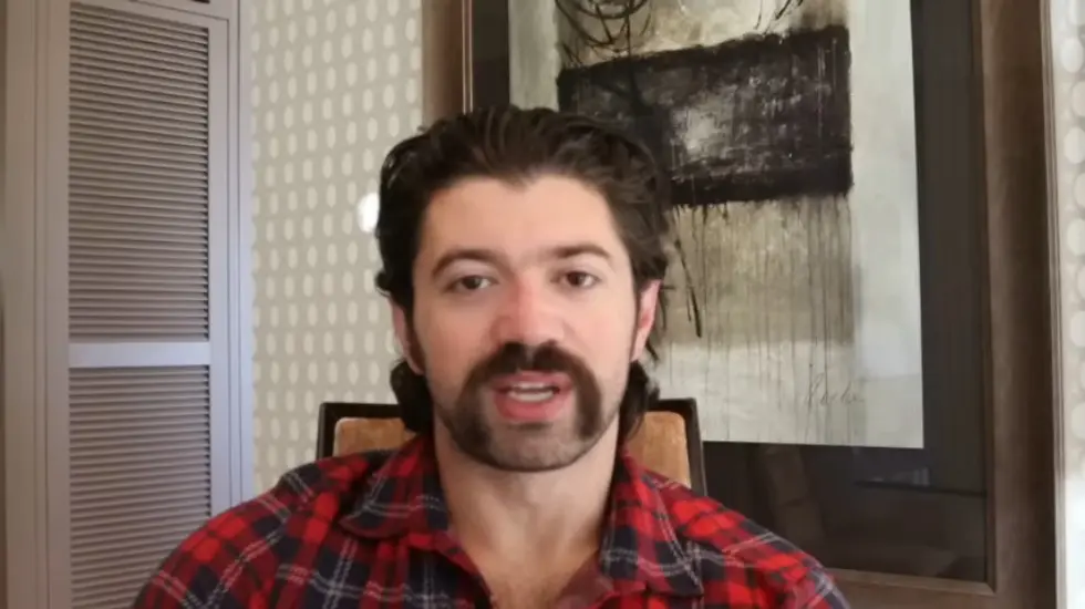 Alex Hormozi: How I CRUSH copycats, thieves and competition. 001