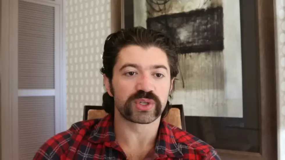 Alex Hormozi: How I CRUSH copycats, thieves and competition. 002