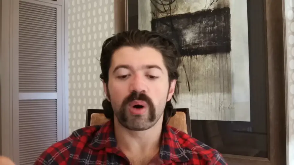 Alex Hormozi: How I CRUSH copycats, thieves and competition. 004