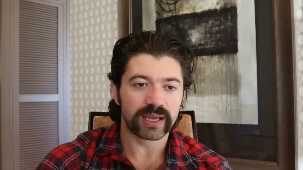 Alex Hormozi: How I CRUSH copycats, thieves and competition. 007