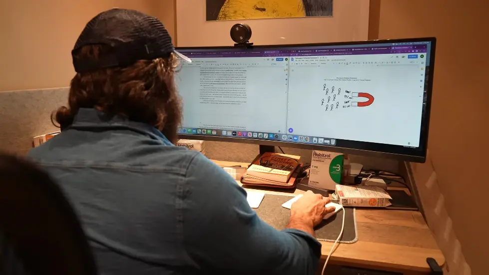 Alex Hormozi: How I Wrote A #1 Bestseller with $0 and No Publisher 010