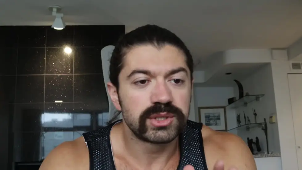 Alex Hormozi: How MILLIONAIRES become BILLIONAIRES... 001