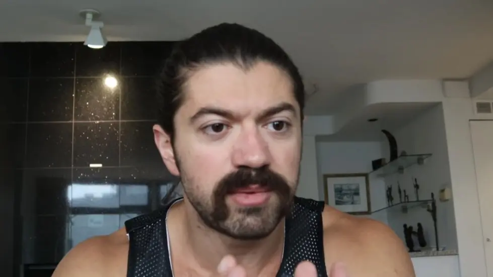 Alex Hormozi: How MILLIONAIRES become BILLIONAIRES... 002