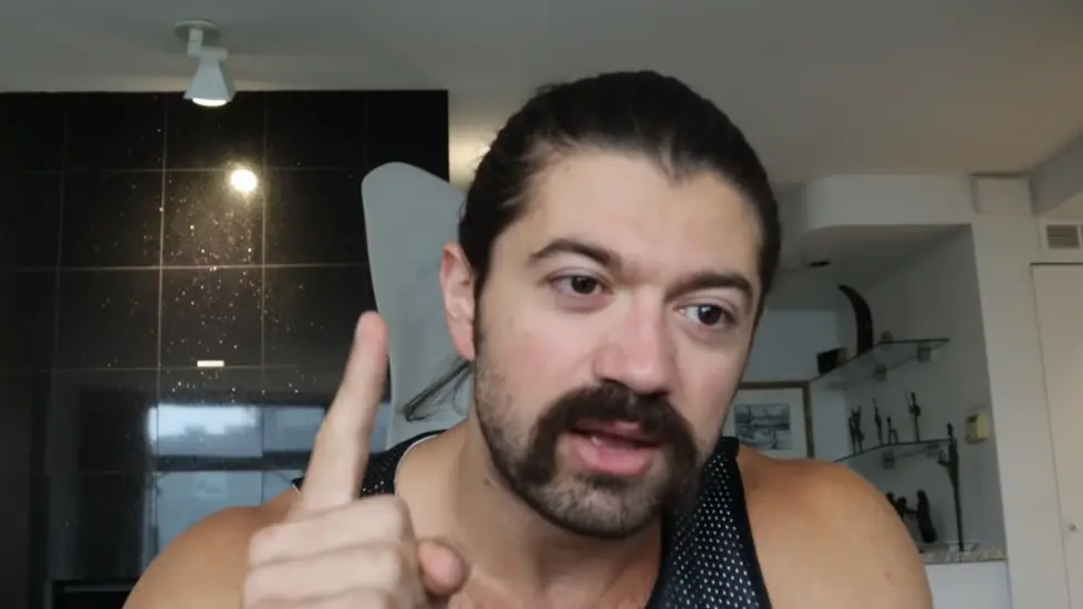 Alex Hormozi: How MILLIONAIRES become BILLIONAIRES... 004