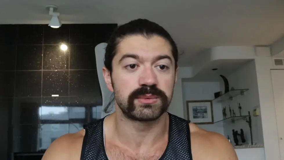 Alex Hormozi: How MILLIONAIRES become BILLIONAIRES... 005