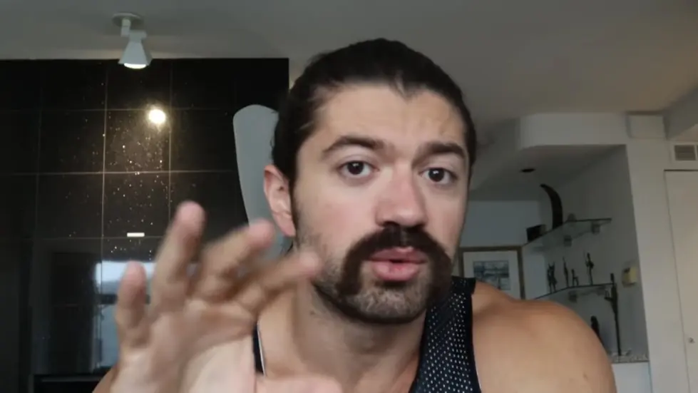 Alex Hormozi: How MILLIONAIRES become BILLIONAIRES... 006