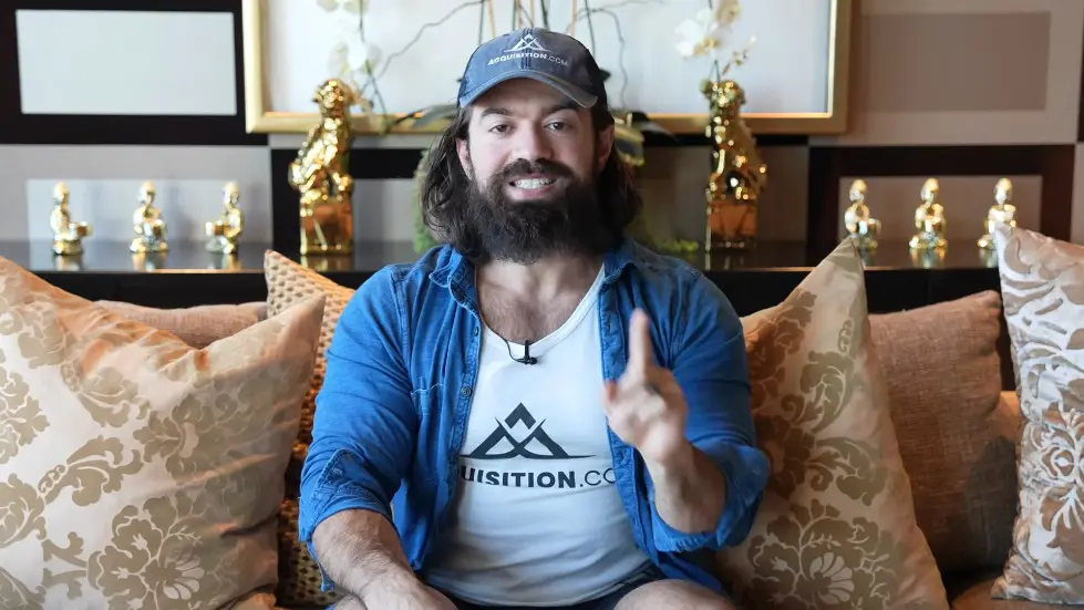 Alex Hormozi: How to Build a LEGIT Online Course (2023) 002