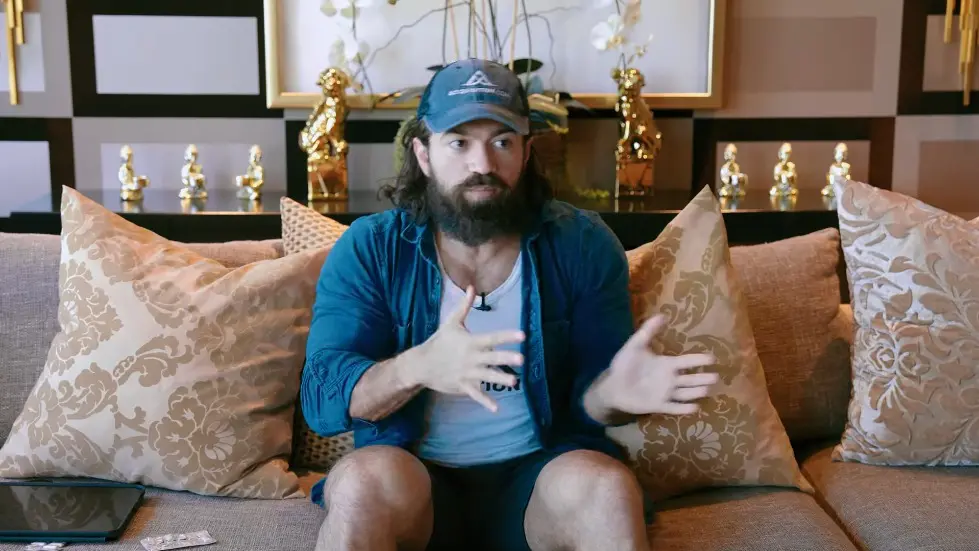 Alex Hormozi: How to go ALL IN on your side hustle... 001