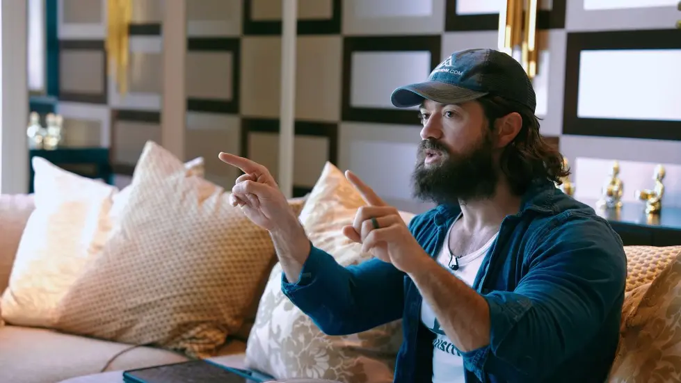 Alex Hormozi: How to go ALL IN on your side hustle... 004