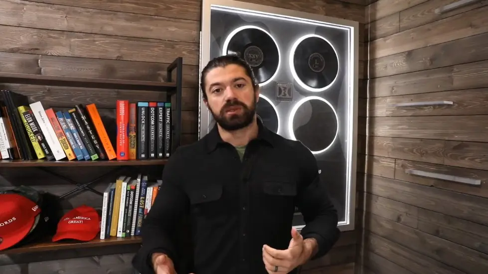 Alex Hormozi: How To Level Up In Business - Understanding Tradeoffs 012