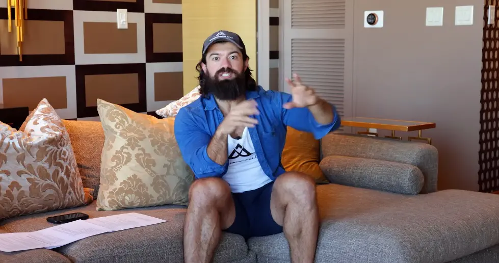 Alex Hormozi: I Built a $100M Frozen Yogurt Empire in 11 Minutes 002