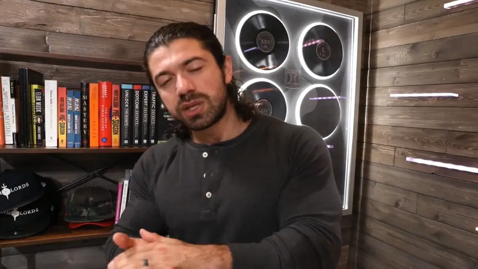 Alex Hormozi: I Built My $100M Business WRONG... 003