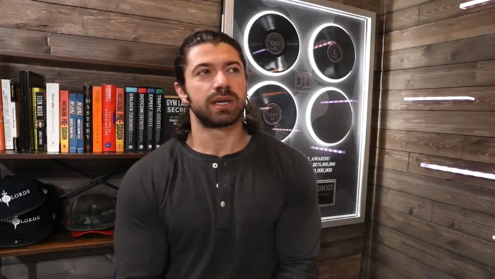 Alex Hormozi: I Built My $100M Business WRONG... 004