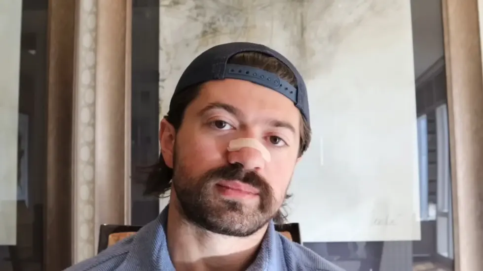 Alex Hormozi: I cracked Starbucks RECURRING SALES model and built a FORTUNE... 002