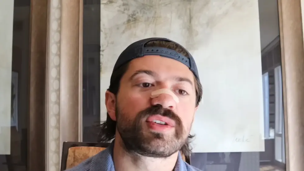 Alex Hormozi: I cracked Starbucks RECURRING SALES model and built a FORTUNE... 006