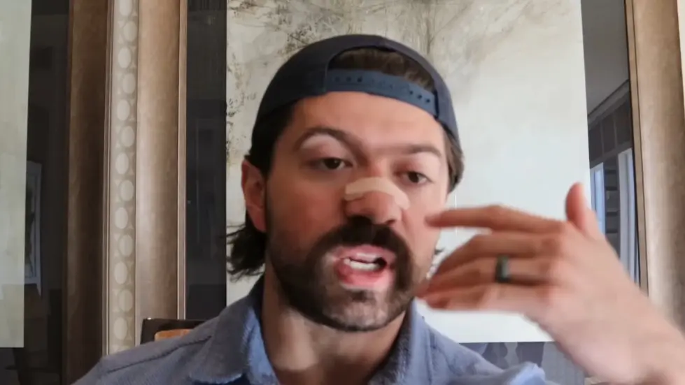 Alex Hormozi: I cracked Starbucks RECURRING SALES model and built a FORTUNE... 009