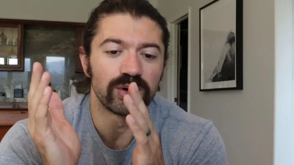 Alex Hormozi: I made $30,000,000 by changing this belief... 001