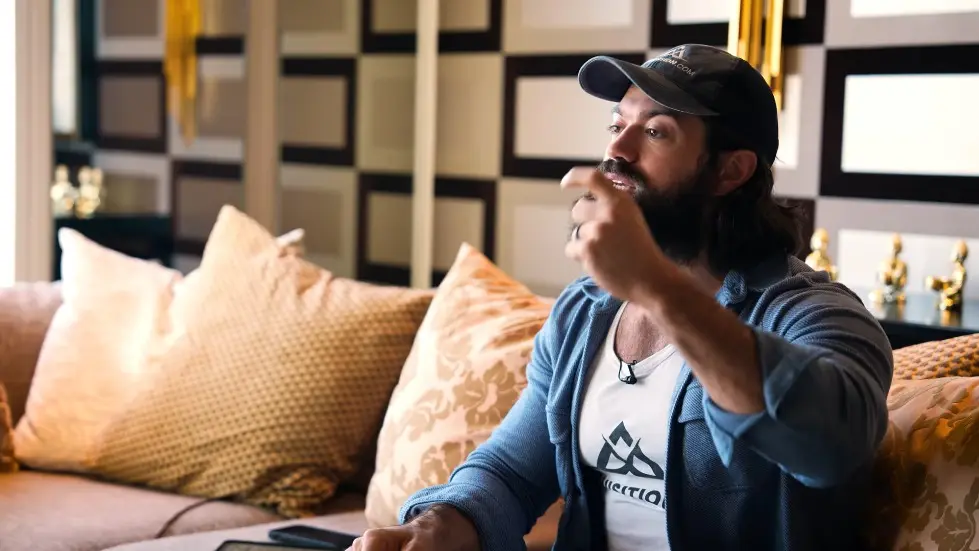 Alex Hormozi: I Solved Three $100,000,000 Business Problems 002