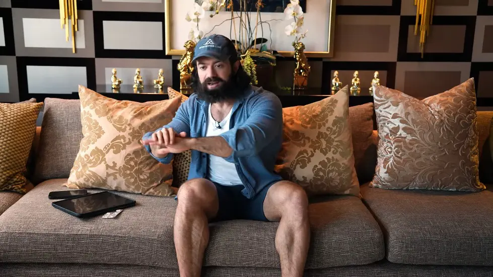 Alex Hormozi: I Solved Three $100,000,000 Business Problems 007