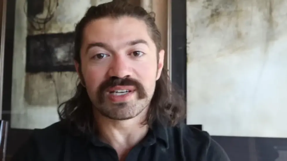 Alex Hormozi: I STARTED AND SOLD 6 BUSINESSES BY AGE 32...my boring formula.. 008