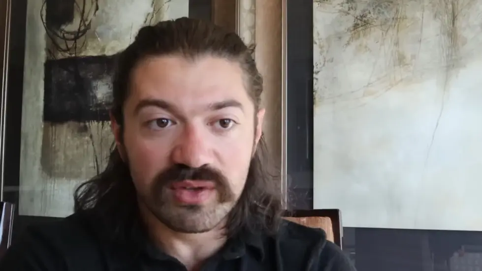 Alex Hormozi: I STARTED AND SOLD 6 BUSINESSES BY AGE 32...my boring formula.. 013