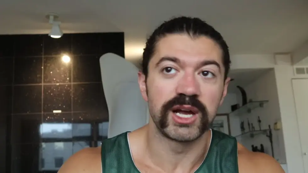 Alex Hormozi: I stepped down as CEO...and created a PASSIVE INCOME machine.. 004