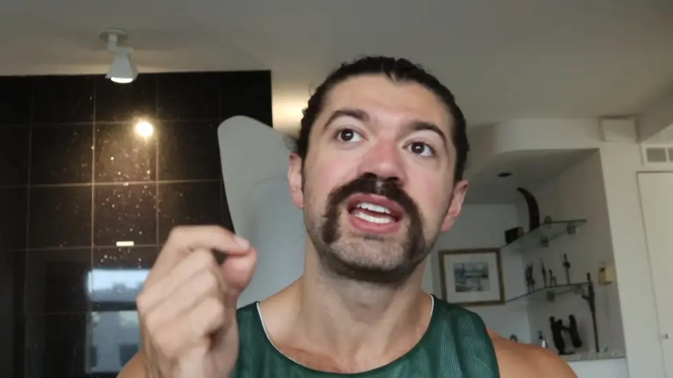 Alex Hormozi: I stepped down as CEO...and created a PASSIVE INCOME machine.. 009