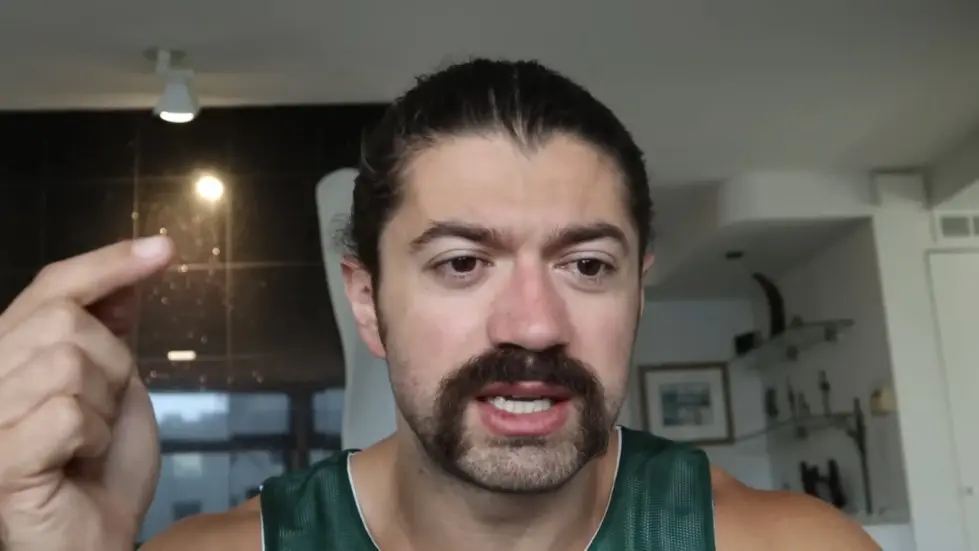 Alex Hormozi: I told myself I was wealthy until it came true. 001