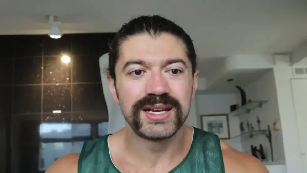 Alex Hormozi: I told myself I was wealthy until it came true. 009