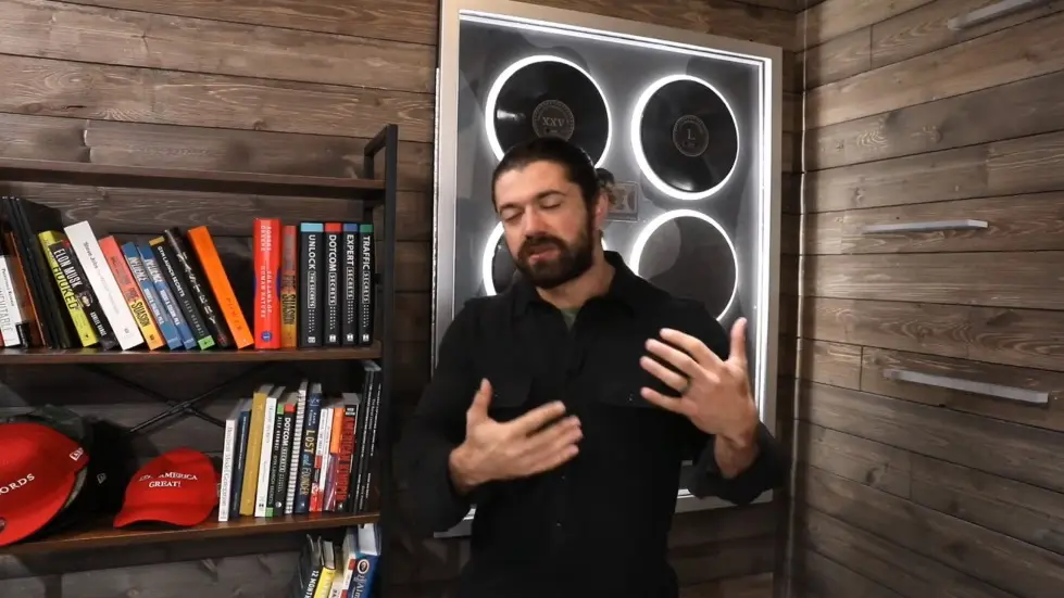 Alex Hormozi: Marketing Mastery - How To Get Your Ideal Clients To Come To You 003