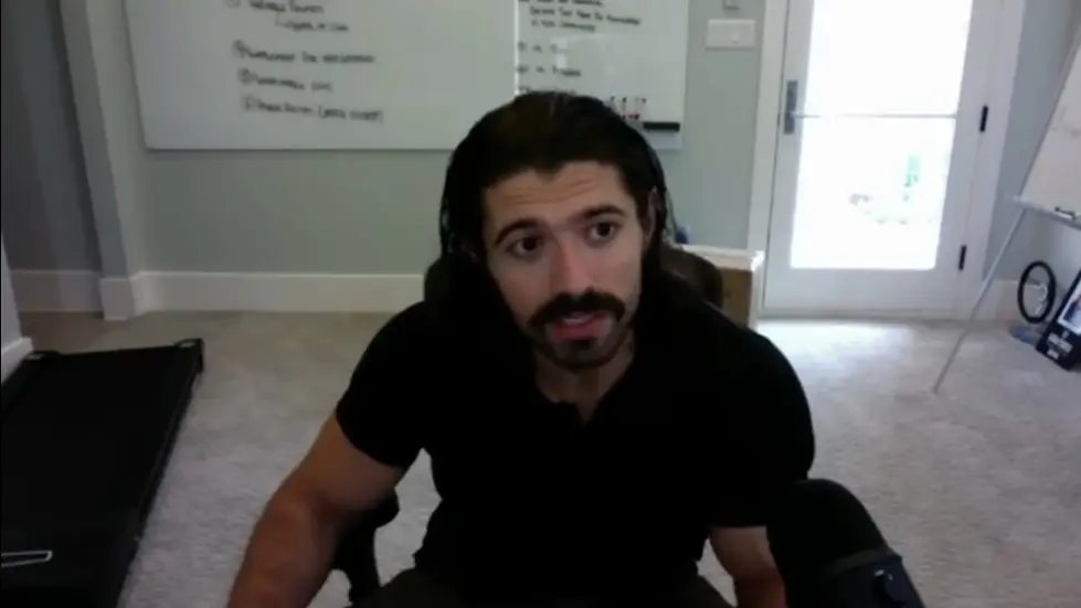 Alex Hormozi: Millionaire explains why time is NOT the most precious resource... 011