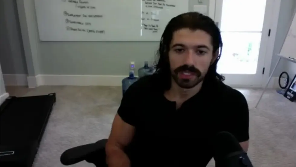 Alex Hormozi: Millionaire explains why time is NOT the most precious resource... 013