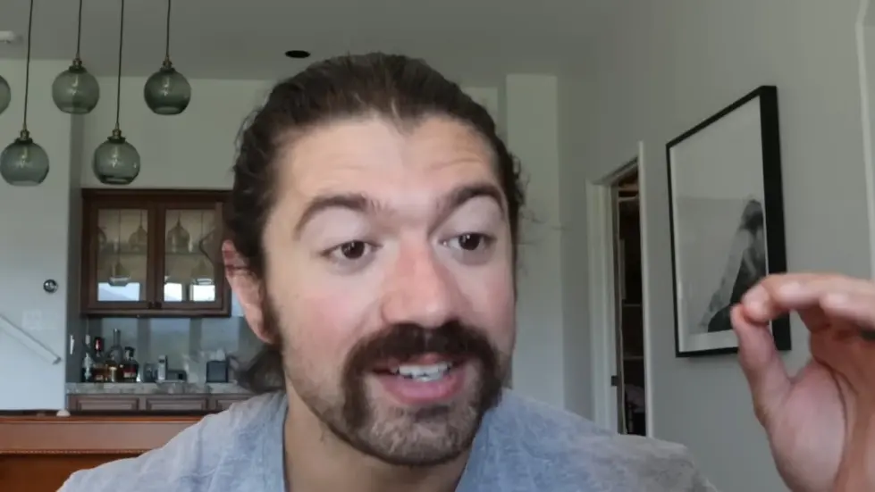 Alex Hormozi: My SIMPLE voice tweak that EXPLODED OUR REVENUE... 002