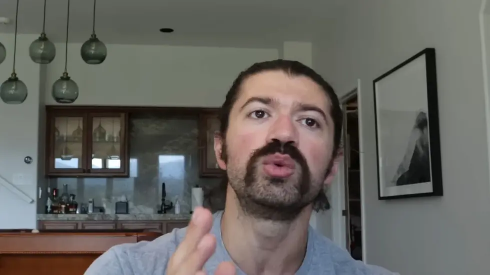 Alex Hormozi: My SIMPLE voice tweak that EXPLODED OUR REVENUE... 004