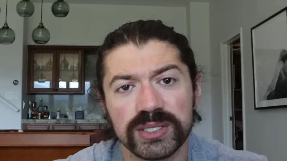 Alex Hormozi: My SIMPLE voice tweak that EXPLODED OUR REVENUE... 005