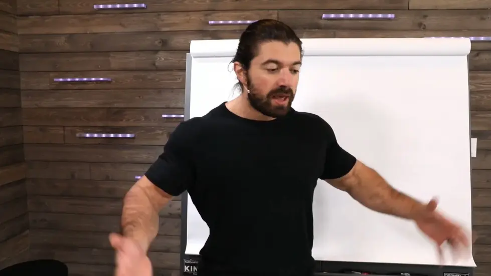 Alex Hormozi: No Opportunity is Forever (And this is why thats good...) 003