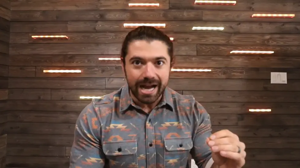 Alex Hormozi: Serial CEO Sells 4 Companies Using This Ancient Business Strategy 003