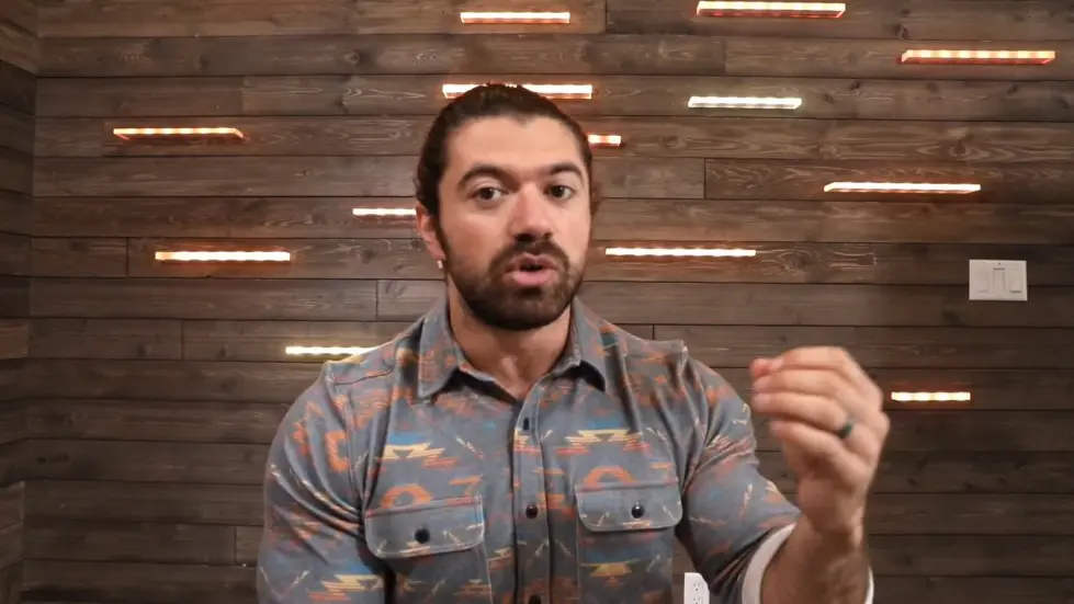 Alex Hormozi: Serial CEO Sells 4 Companies Using This Ancient Business Strategy 004