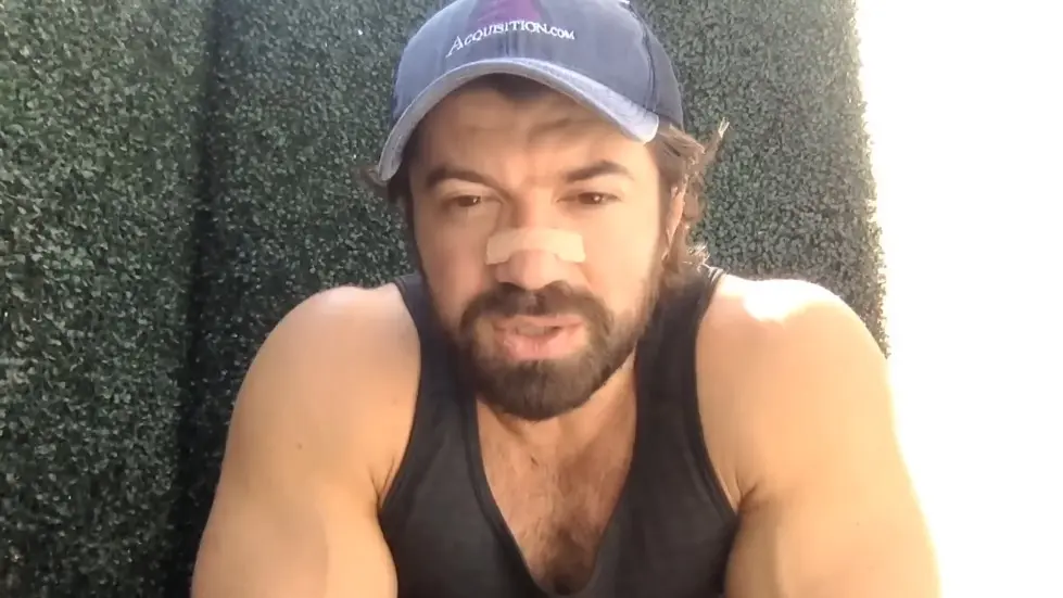 Alex Hormozi: Starting a software company is a TERRIBLE F@#$ING IDEA... [TRIGGER WARNING] 010