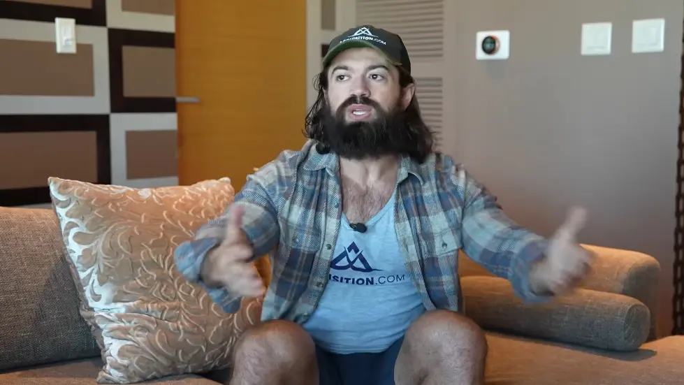 Alex Hormozi: The #1 Reason Young People Stay Poor 005