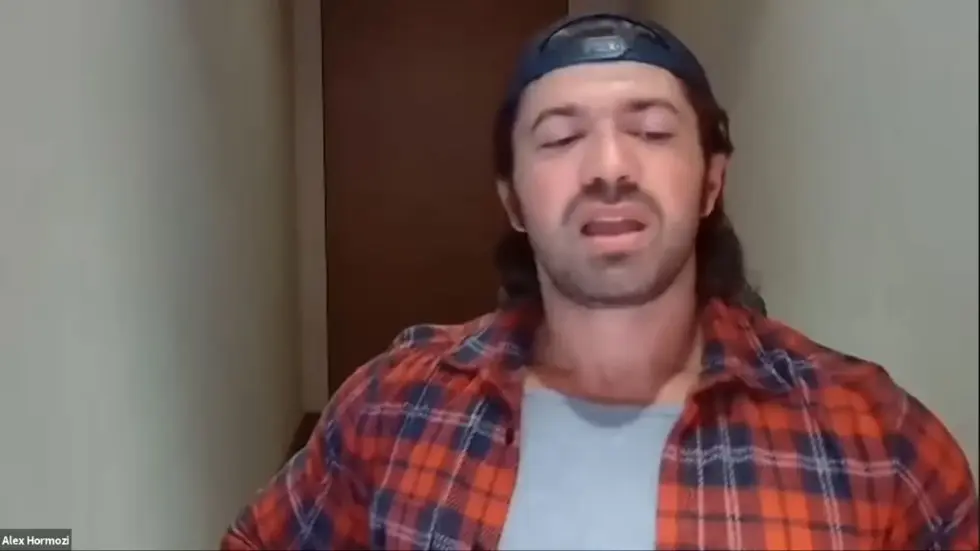 Alex Hormozi: The EXACT FRAMEWORK I used to grow a $46.2M business in 3 years....in 70 minutes 009