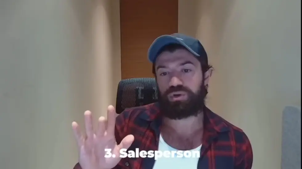 Alex Hormozi: The first 5 hires EVERY entrepreneur should make...or go broke... 002