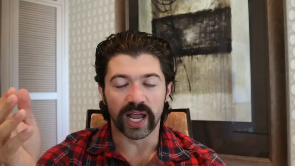 Alex Hormozi: The first product you must sell in a new business... 005